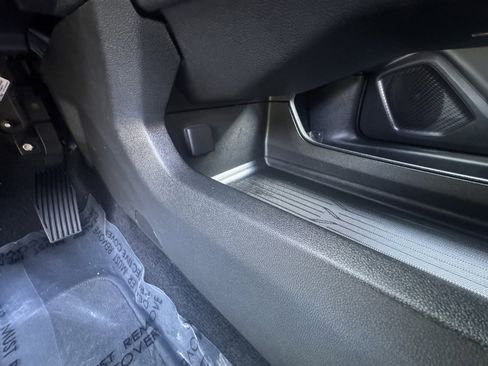 Used 2024 Chevrolet Equinox EV LT AWD/4WD image 30