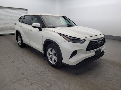 Used 2021 Toyota Highlander L image 13