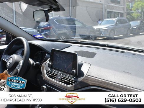 Used 2025 Nissan Altima 2.5 SV FWD image 20