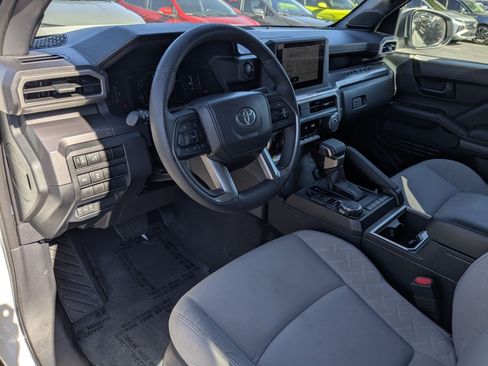 Used 2025 Toyota Tacoma SR5 AWD/4WD image 16