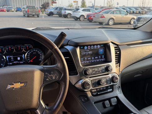 Used 2018 Chevrolet Suburban LT AWD/4WD image 7