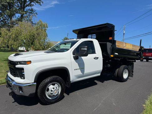 Used 2025 Chevrolet Silverado 3500 W/T w/ WT Convenience Package AWD/4WD image 2