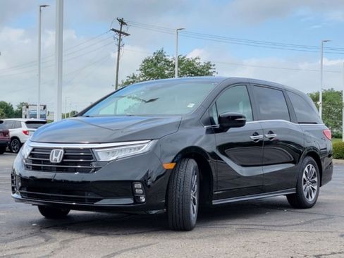 Used 2023 Honda Odyssey EX-L image 3