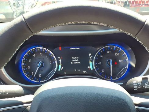 New 2026 Chrysler Pacifica Select image 16