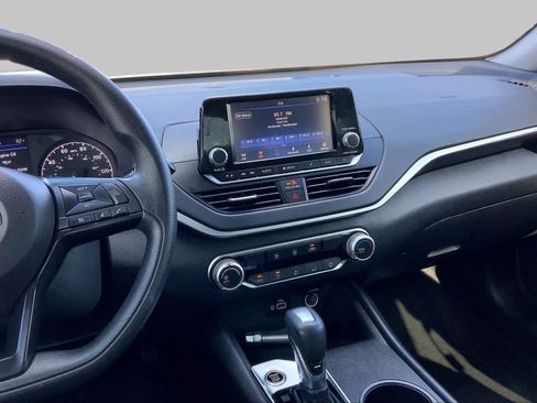 Used 2024 Nissan Altima 2.5 S FWD image 7