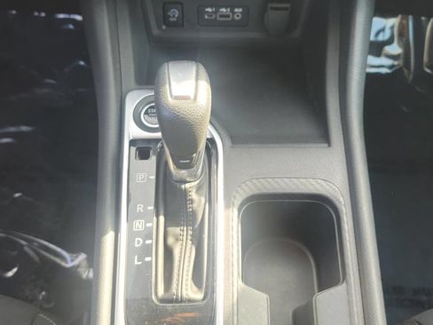 Used 2024 Nissan Sentra SV FWD image 30