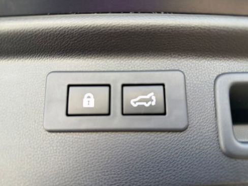 Certified 2022 Subaru Forester Limited image 34