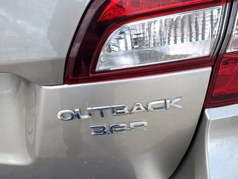 Used 2016 Subaru Outback 3.6R Limited AWD/4WD image 26