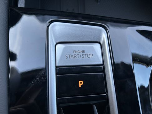 New 2026 Volkswagen Atlas Cross Sport SEL Premium R-Line image 17