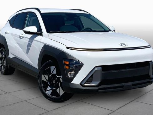 Used 2024 Hyundai Kona SEL FWD image 3