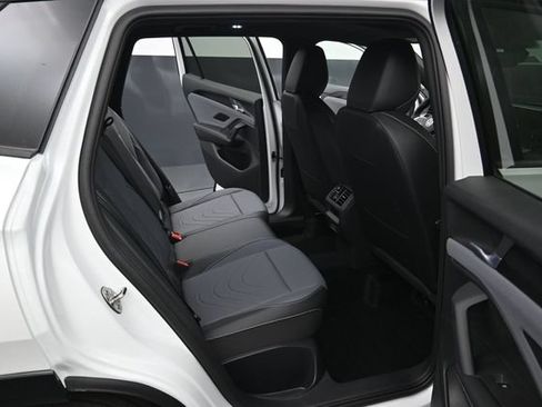 New 2026 Volkswagen Tiguan SE R-Line AWD/4WD image 13
