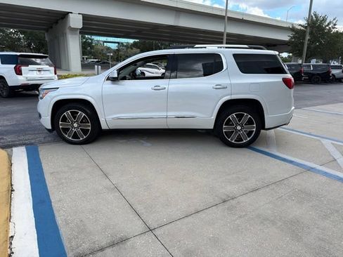 Used 2019 GMC Acadia Denali w/ Technology Package FWD image 4