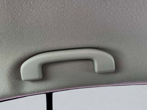 Used 2021 Nissan Versa SR image 40