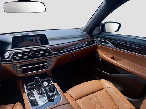 Used 2021 BMW M760i xDrive AWD/4WD image 20