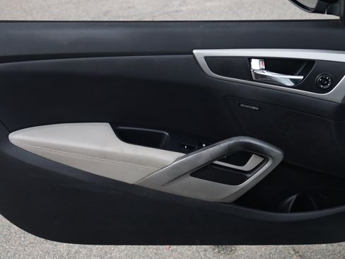 Used 2013 Hyundai Veloster w/ Tech Pkg FWD image 20
