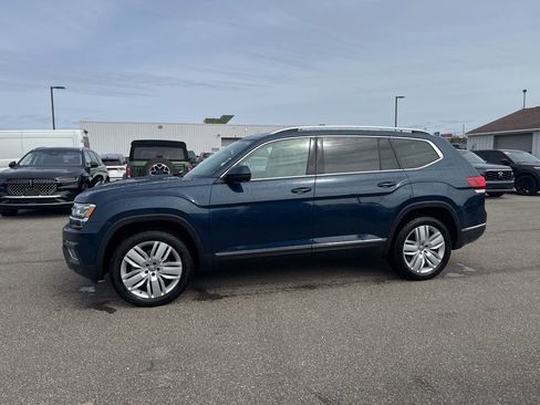 Used 2018 Volkswagen Atlas SEL Premium image 2