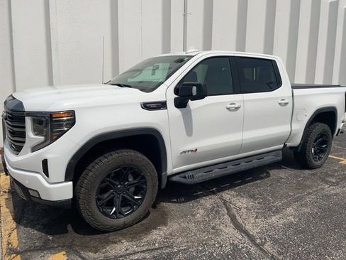 Used 2024 GMC Sierra 1500 AT4 w/ Technology Package AWD/4WD image 1