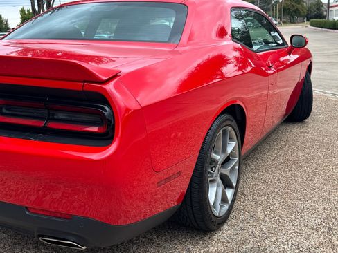 Used 2022 Dodge Challenger GT image 4