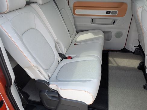 Used 2025 Volkswagen ID. Buzz 1st Edition RWD image 21