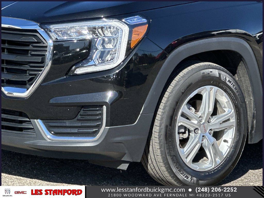Used 2024 GMC Terrain SLE FWD image 9
