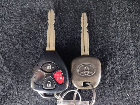 Used 2012 Toyota 4Runner SR5 AWD/4WD image 26