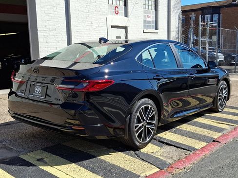 Used 2026 Toyota Camry XLE w/ Premium Package image 6