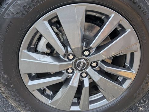 Used 2025 Nissan Pathfinder SV FWD image 27
