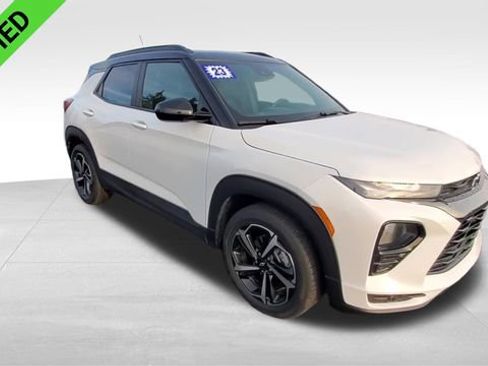 Certified 2023 Chevrolet TrailBlazer RS w/ Sun and Liftgate Package image 3