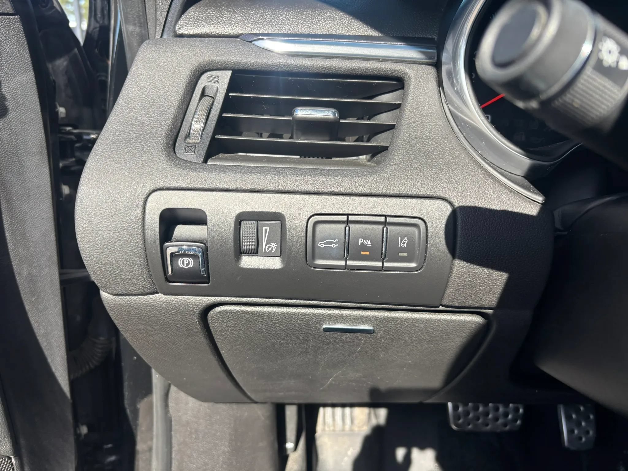 Used 2017 Chevrolet Impala Premier FWD image 22
