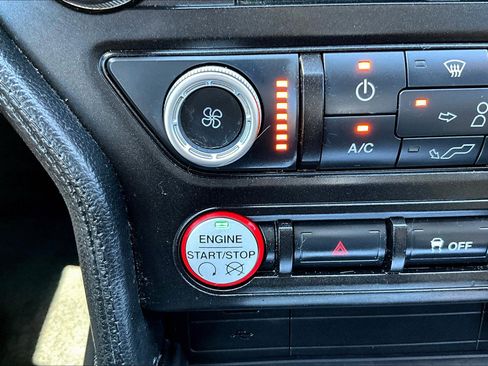 Used 2016 Ford Mustang Coupe image 21