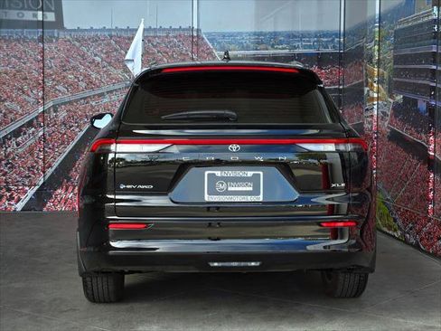 Certified 2026 Toyota Crown Signia AWD/4WD image 7
