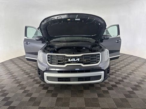 Certified 2025 Kia Telluride S FWD image 13