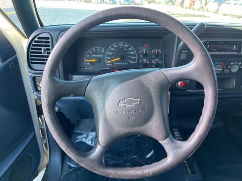 Used 1997 Chevrolet Silverado 2500 4x4 Extended Cab image 22