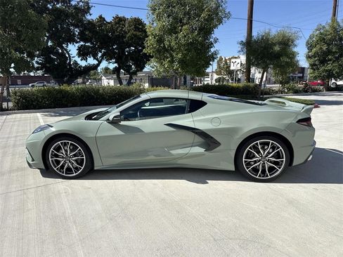 Used 2024 Chevrolet Corvette Stingray Premium Cpe w/ Z51 Performance Package image 6