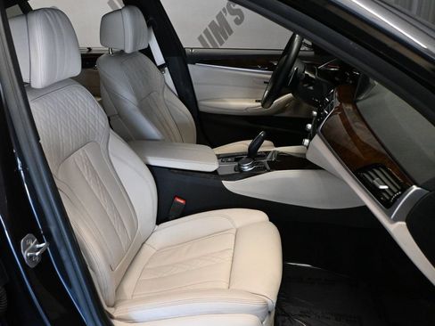 Used 2019 BMW 540i w/ M Sport Package RWD image 18
