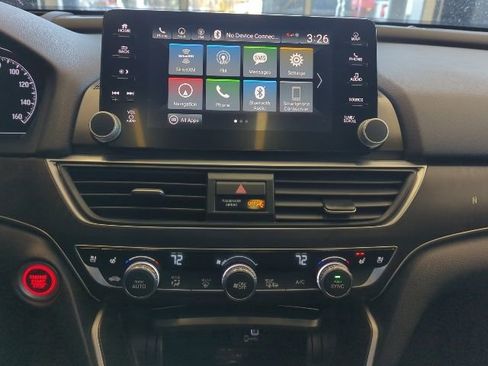 Used 2018 Honda Accord Touring image 9