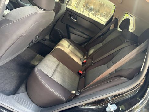 Used 2025 Nissan Rogue SV AWD/4WD image 40