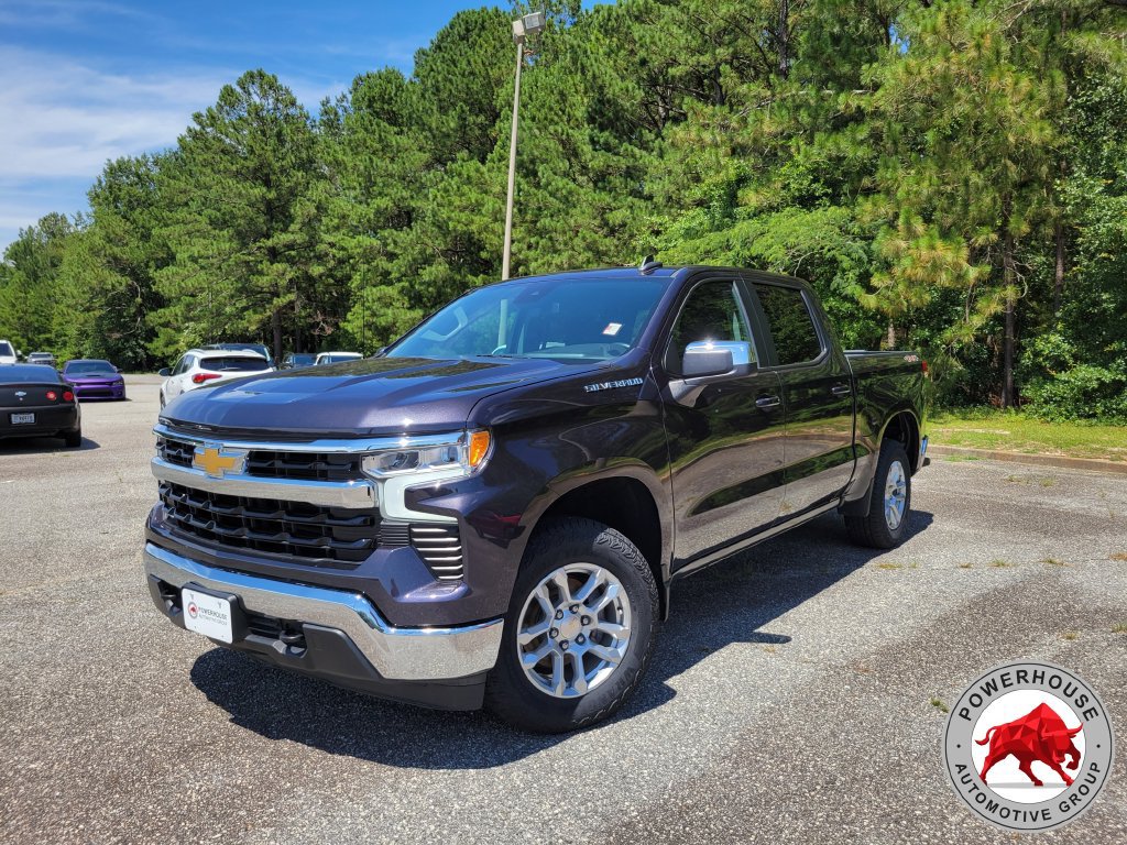 Used 2022 Chevrolet Silverado 1500 LT AWD/4WD image 2
