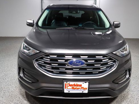 Used 2019 Ford Edge Titanium image 4