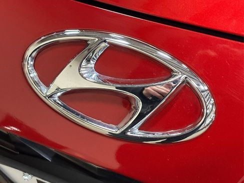 Used 2022 Hyundai Elantra Limited image 14