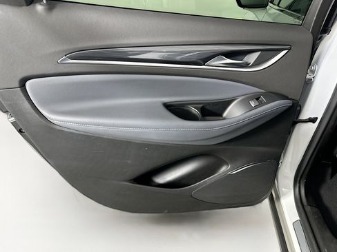 Used 2024 Buick Enclave Premium image 26