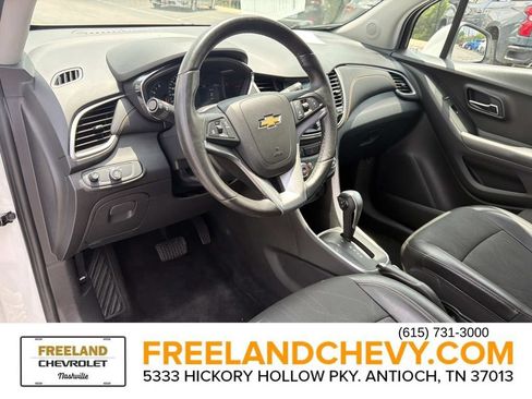 Used 2017 Chevrolet Trax LT w/ LT Convenience Package FWD image 26