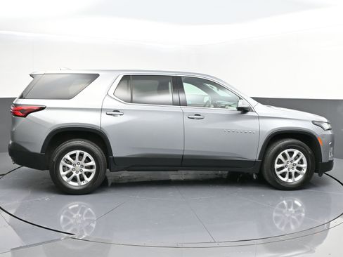 Used 2023 Chevrolet Traverse LS w/ Safety Package image 8