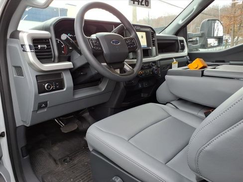 New 2025 Ford F550 4x4 Crew Cab Super Duty image 12