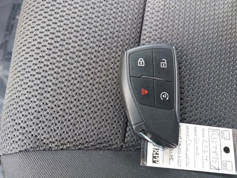 Used 2024 GMC Canyon Elevation w/ Convenience Package image 36