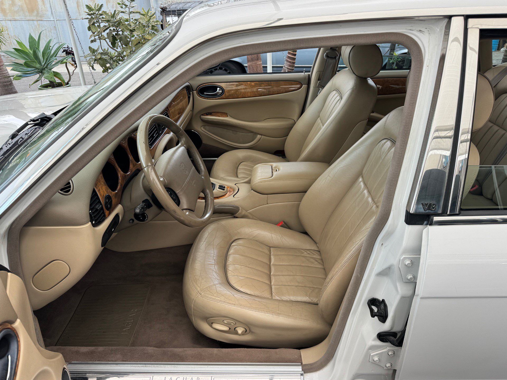 Used 2001 Jaguar XJ8 RWD image 15