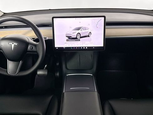 Used 2023 Tesla Model Y Long Range image 23