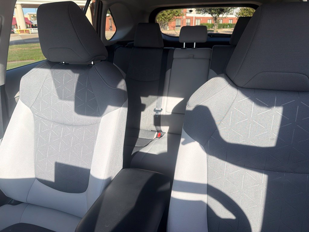 Used 2022 Toyota RAV4 XLE w/ Convenience Package FWD image 23