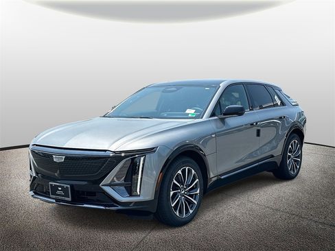 New 2025 Cadillac Lyriq Sport image 5