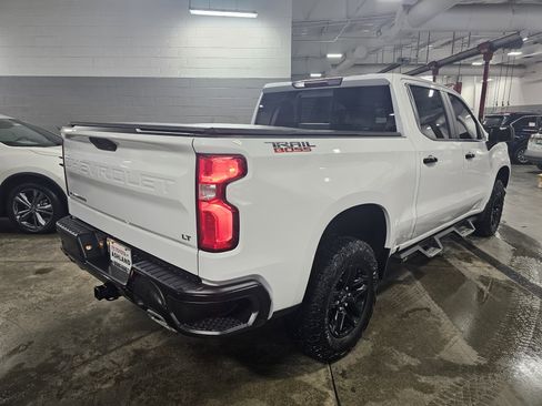 Used 2021 Chevrolet Silverado 1500 LT Trail Boss w/ Convenience Package II image 4